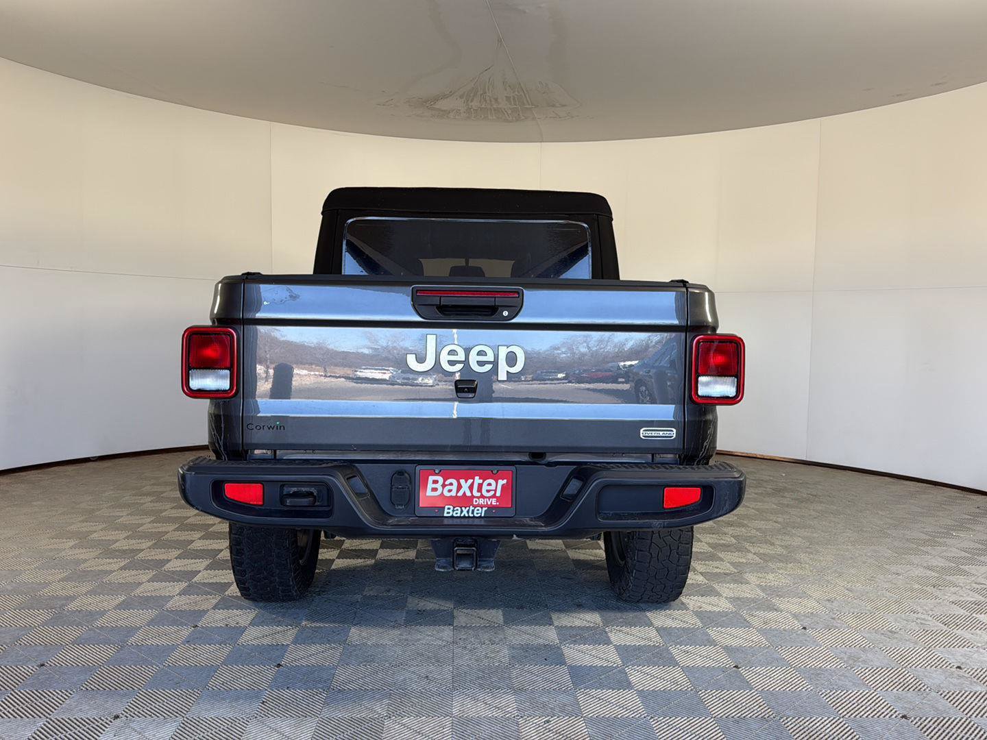 Used 2021 Jeep Gladiator Overland w/ Trailer Tow Package AWD/4WD image 9