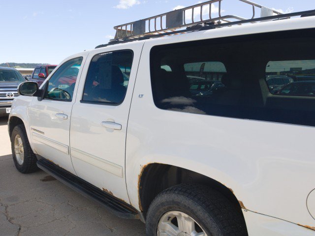 Used 2009 Chevrolet Suburban LT w/ Luxury Package AWD/4WD image 8