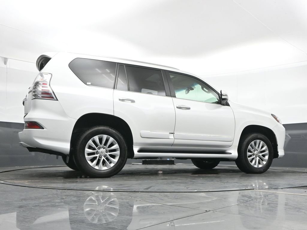 Used 2019 Lexus GX 460 image 44