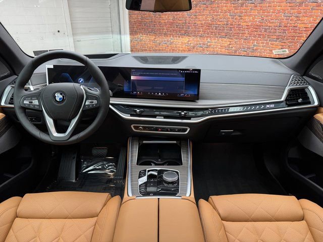 Used 2026 BMW X5 xDrive40i w/ Climate Comfort Package image 12