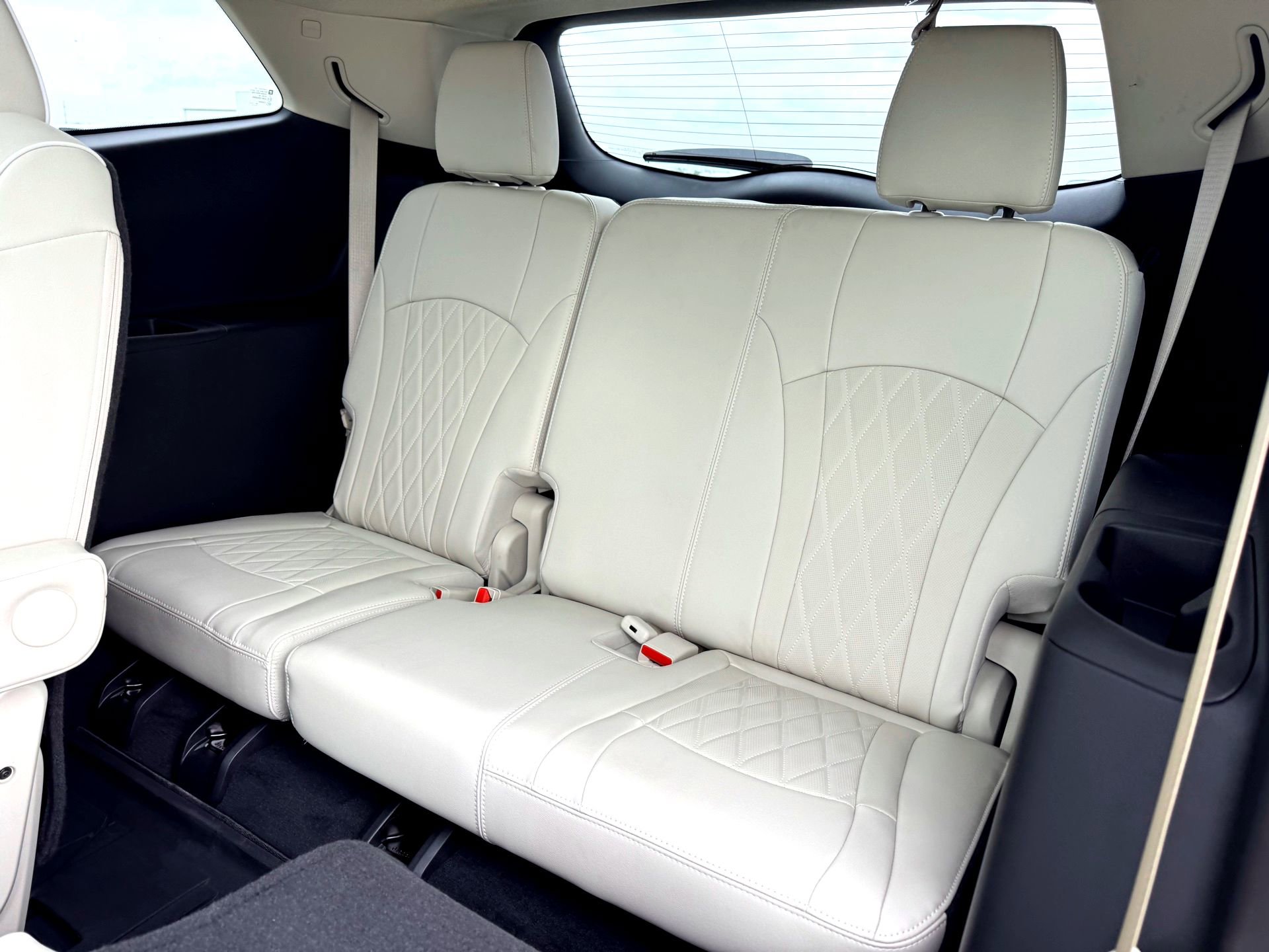 Used 2024 Buick Enclave Avenir w/ Avenir Technology Package image 18