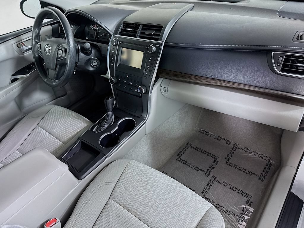 Used 2015 Toyota Camry LE FWD image 29