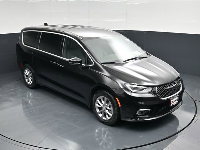 New 2026 Chrysler Pacifica Select image 12