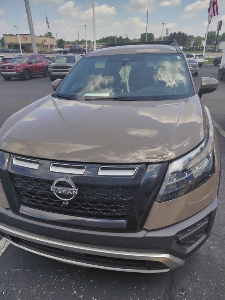 Used 2023 Nissan Pathfinder Rock Creek AWD/4WD image 2