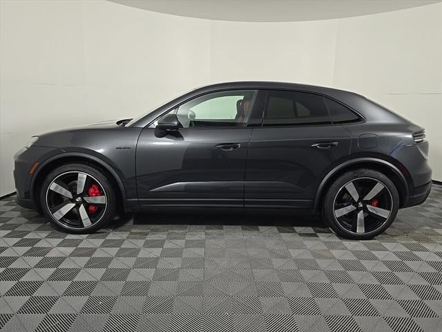 Certified 2025 Porsche Macan 4S Electric AWD/4WD image 2