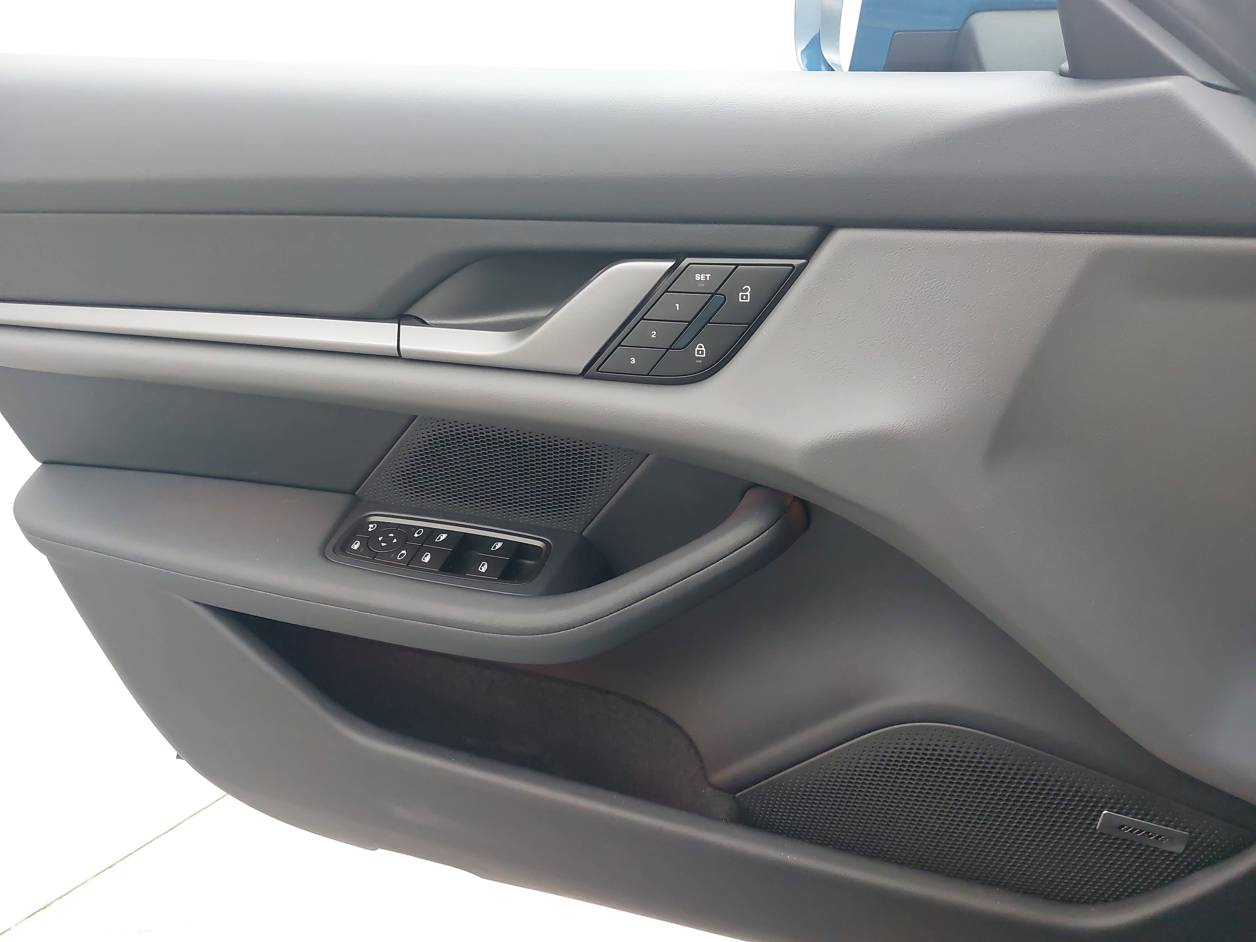 Certified 2025 Porsche Taycan image 29