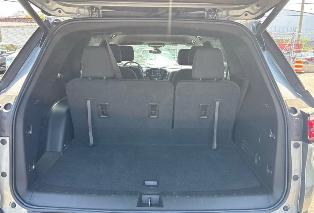 Used 2023 Chevrolet Traverse LT AWD/4WD image 8