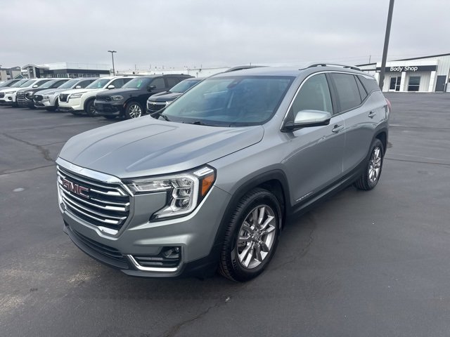 Used 2024 GMC Terrain SLT image 9