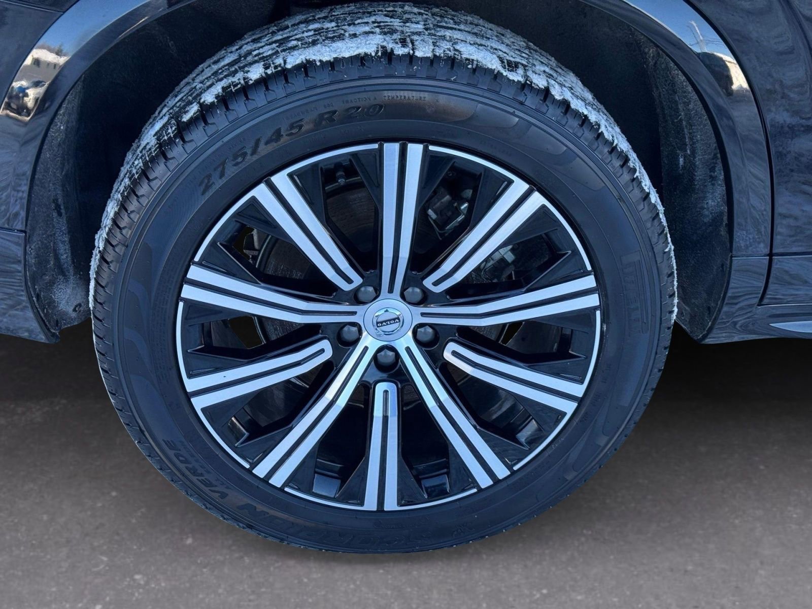 Used 2025 Volvo XC90 B5 Core AWD/4WD image 9