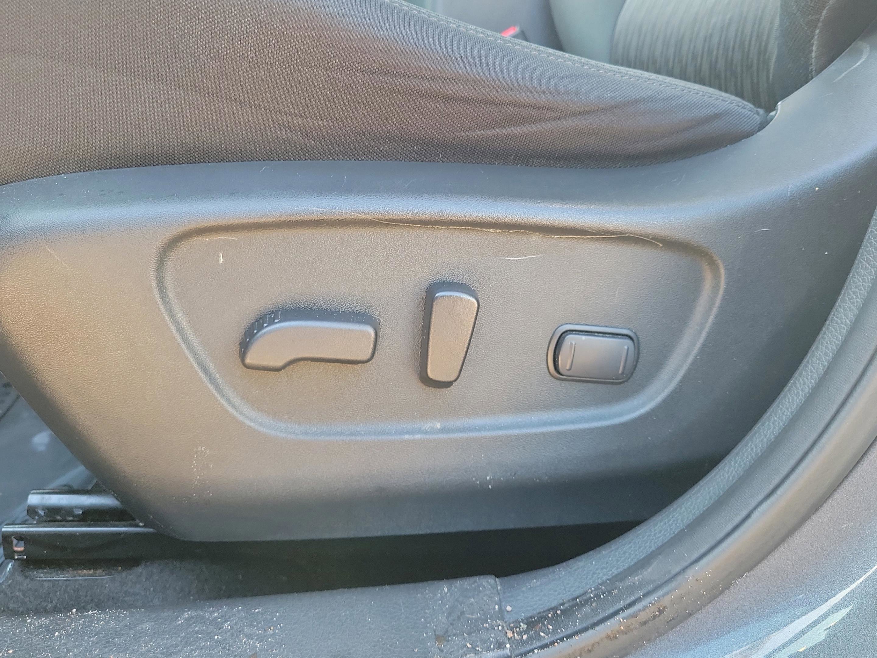 Certified 2017 Nissan Rogue SV image 21