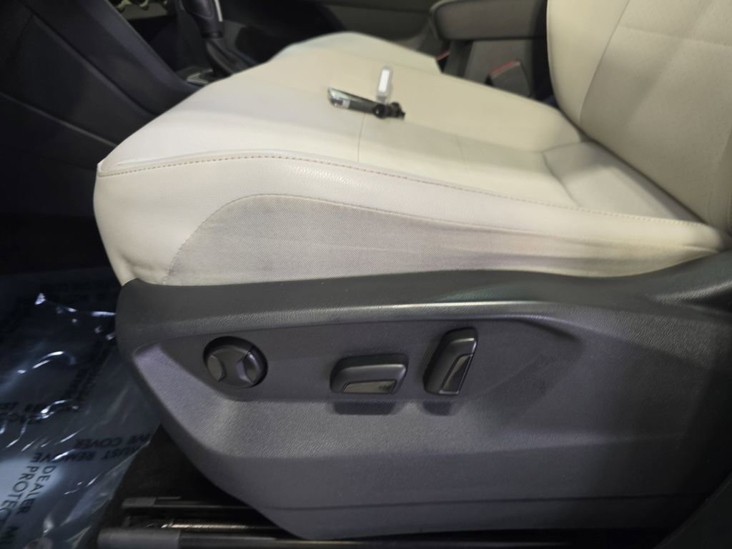 Used 2020 Volkswagen Tiguan SEL image 29