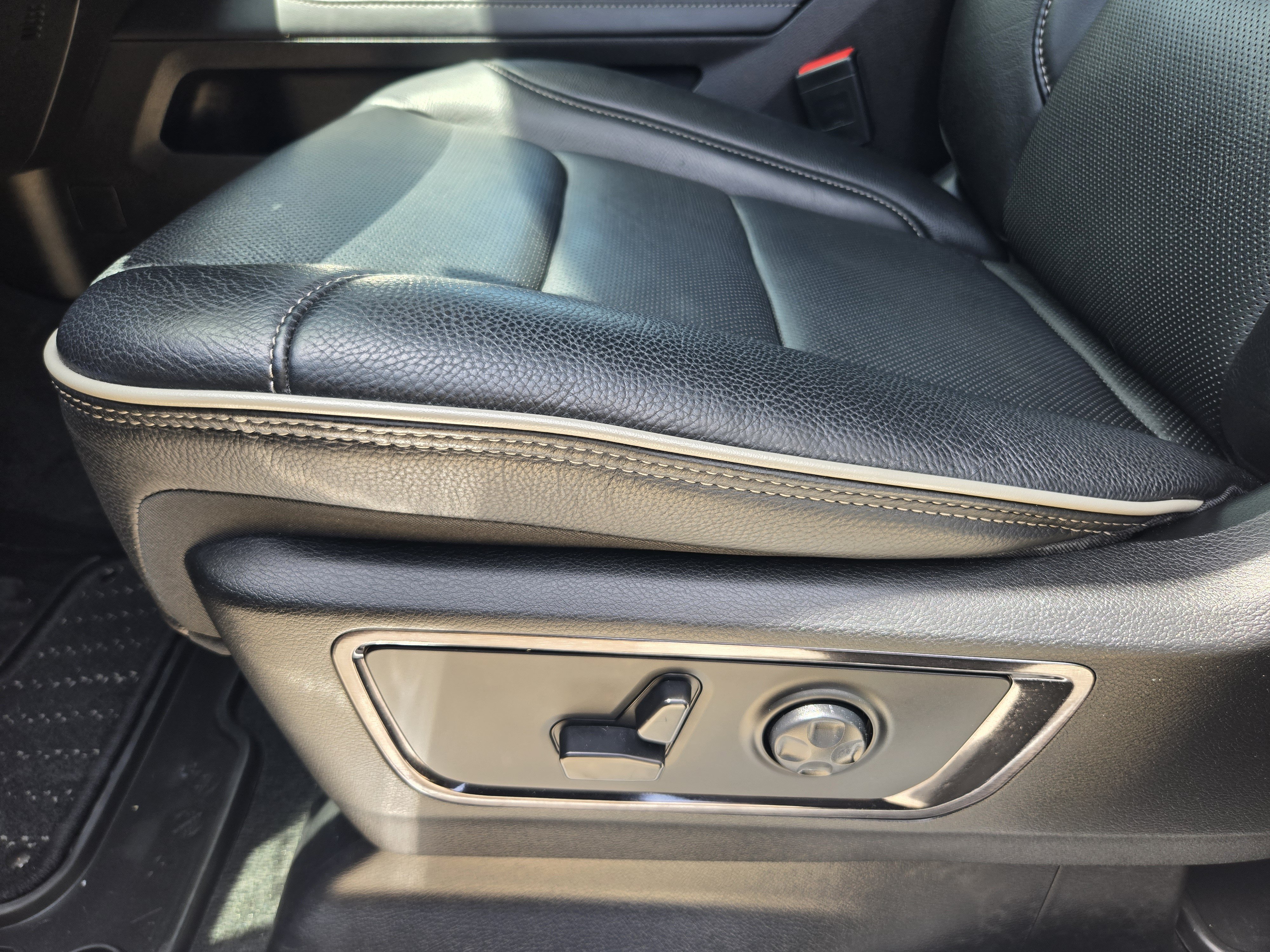 Used 2023 RAM 1500 Limited AWD/4WD image 19
