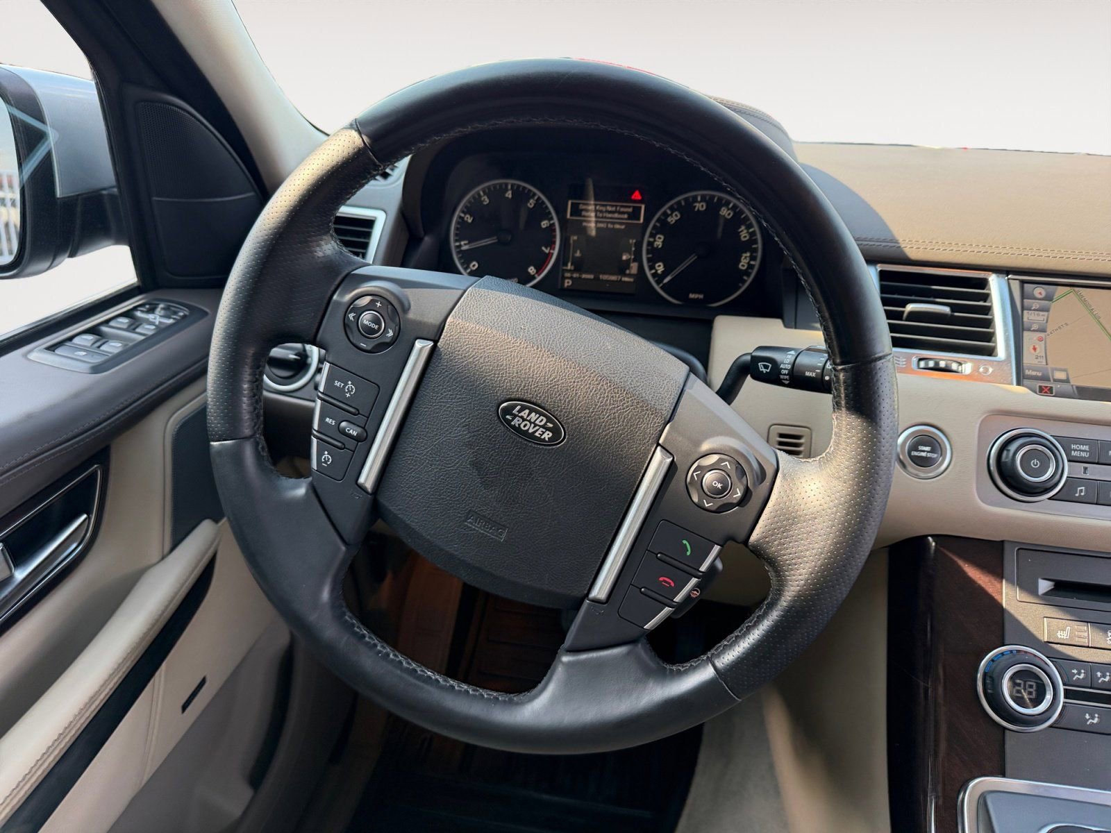 Used 2011 Land Rover Range Rover Sport HSE LUX image 12