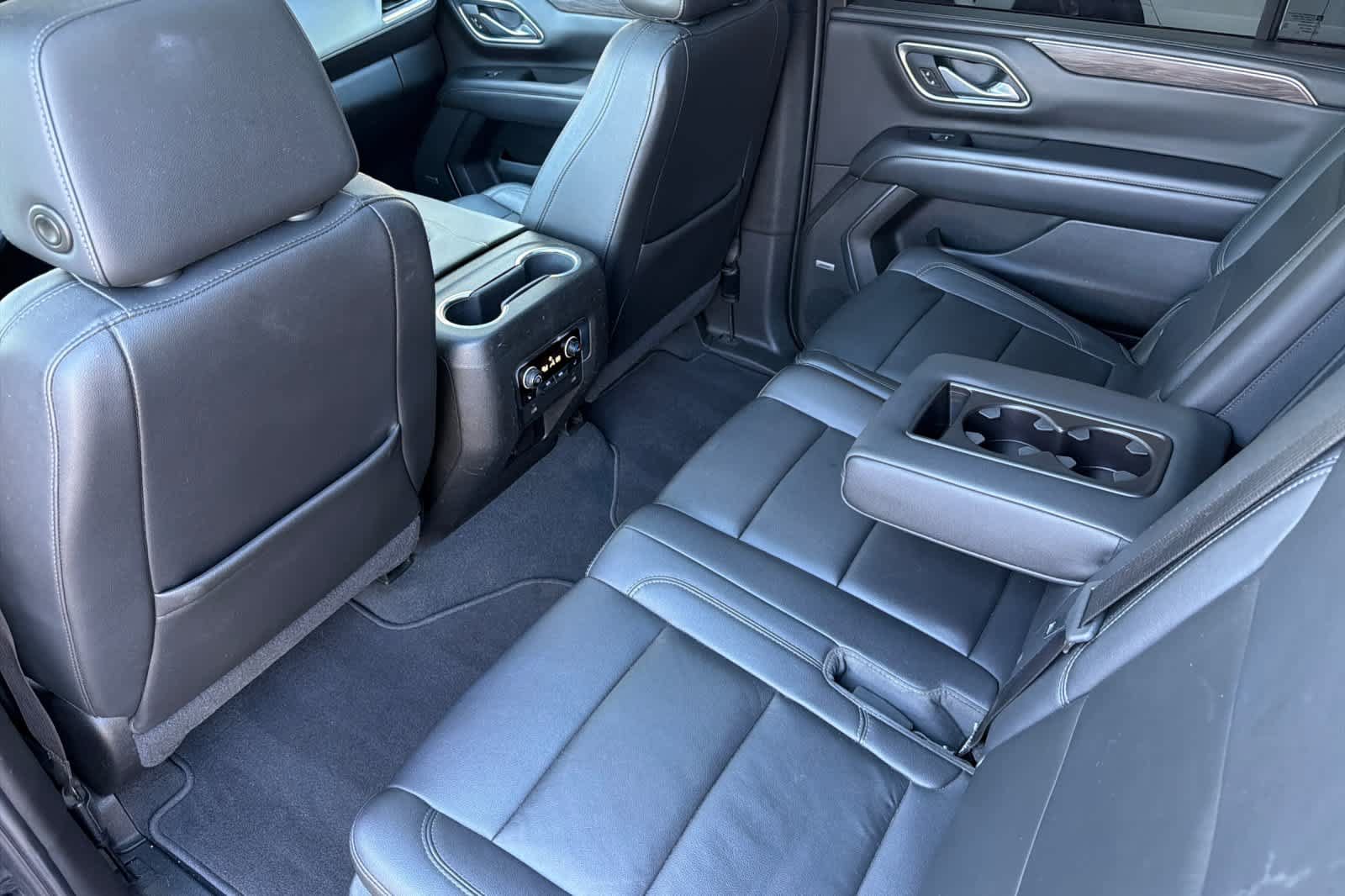 Used 2021 Chevrolet Suburban Z71 w/ Z71 Signature Package AWD/4WD image 4