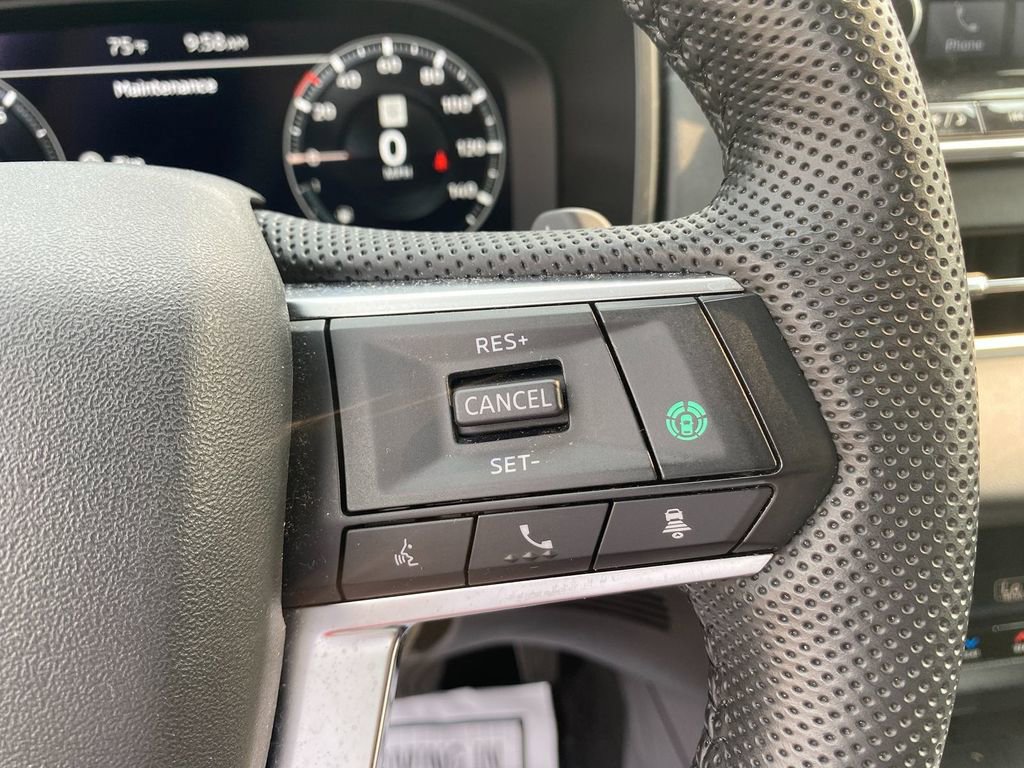 Used 2023 Mitsubishi Outlander SEL AWD/4WD image 17