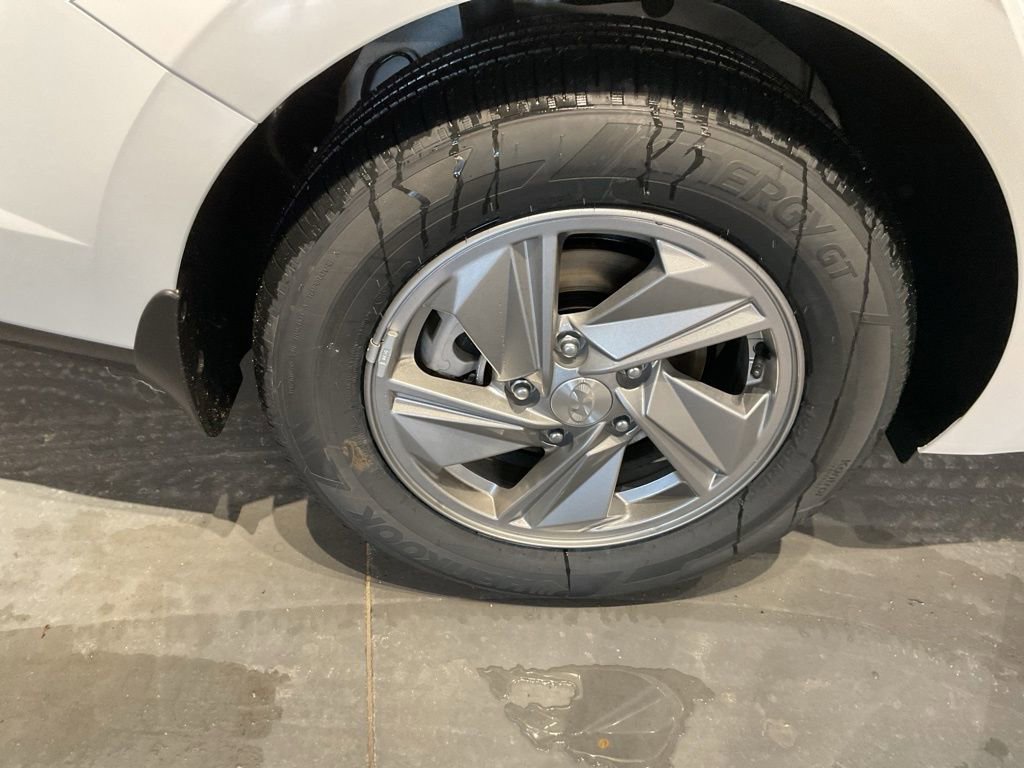 New 2026 Hyundai Elantra SE image 18