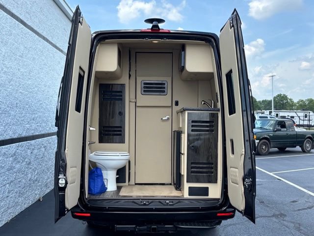 Used 2019 Mercedes-Benz Sprinter 3500 image 13