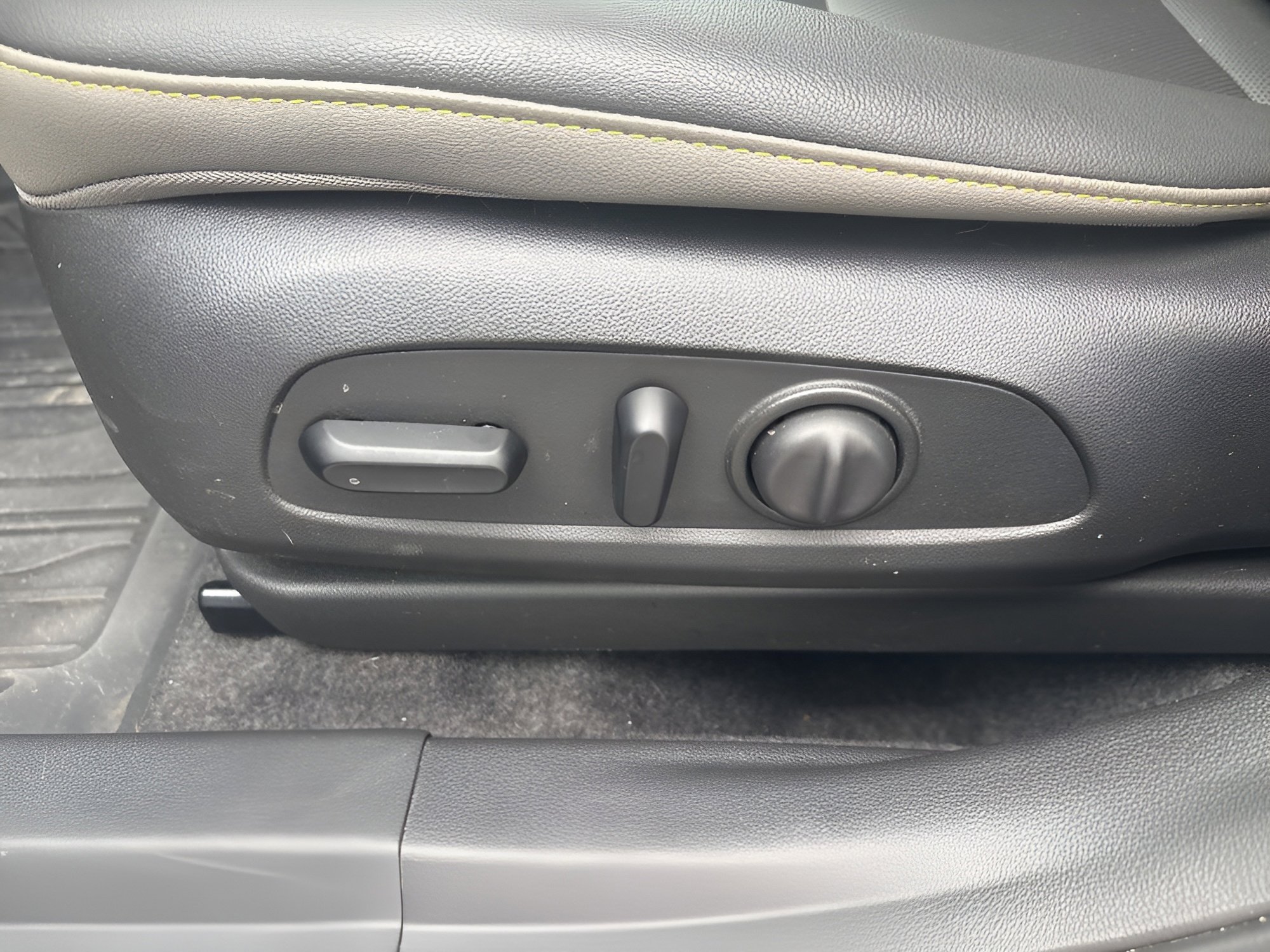 Used 2025 Chevrolet Trax ACTIV w/ Driver Confidence Package FWD image 29