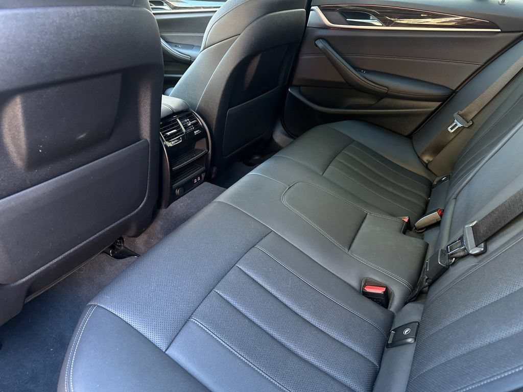 Used 2021 BMW 530i RWD image 15