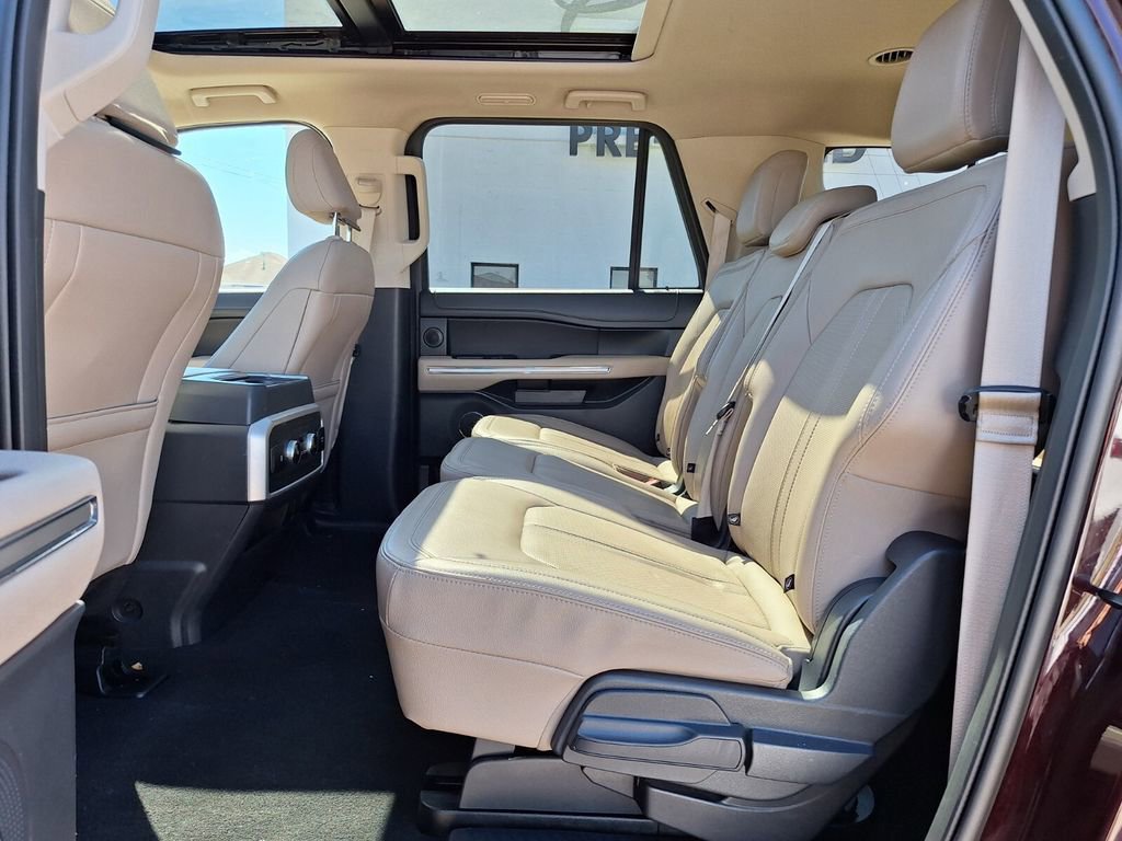 Used 2024 Ford Expedition Max Limited image 11