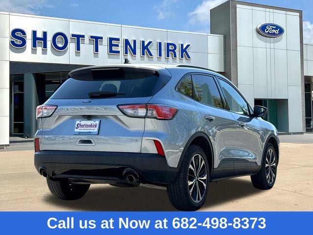 Used 2022 Ford Escape SE w/ SE Sport Appearance Package image 6