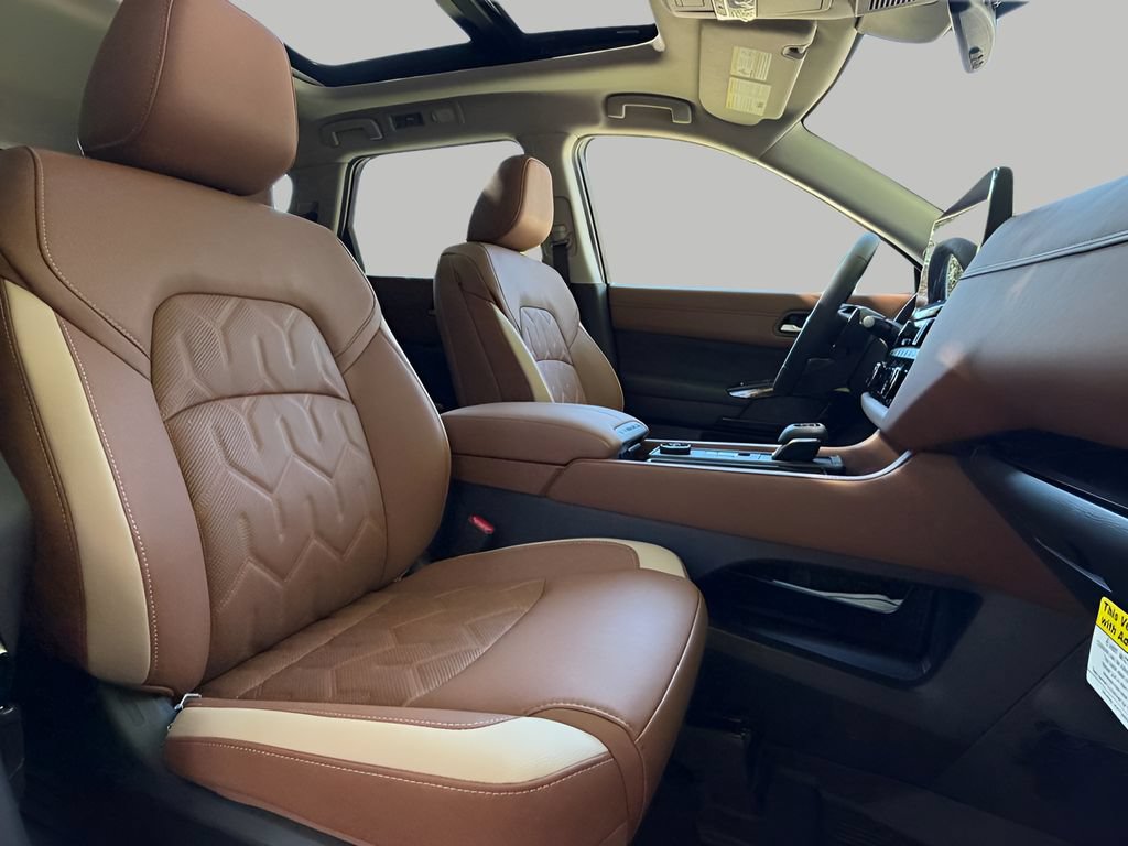 New 2026 Nissan Pathfinder Platinum AWD/4WD image 13