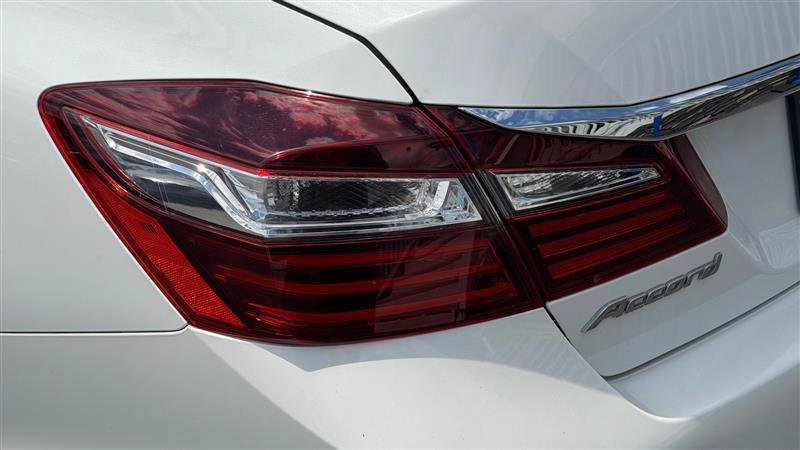 Used 2016 Honda Accord EX-L image 13
