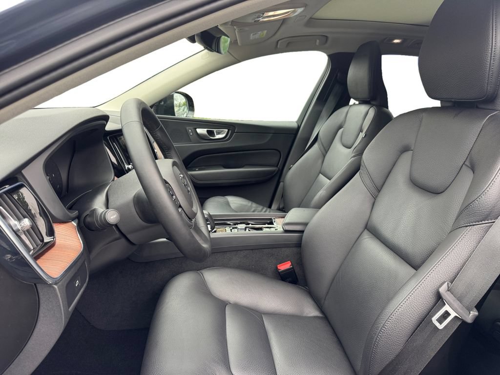 Certified 2023 Volvo XC60 B5 Plus w/ Protection Package Premier AWD/4WD image 11