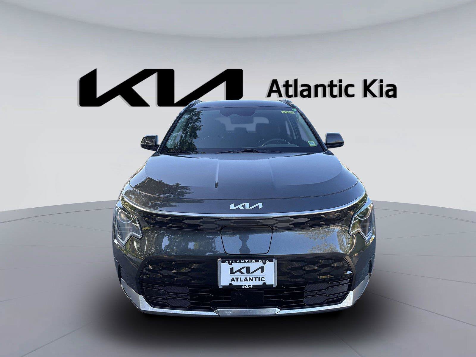 Certified 2025 Kia Niro Wind w/ Wind Preserve Package FWD image 2