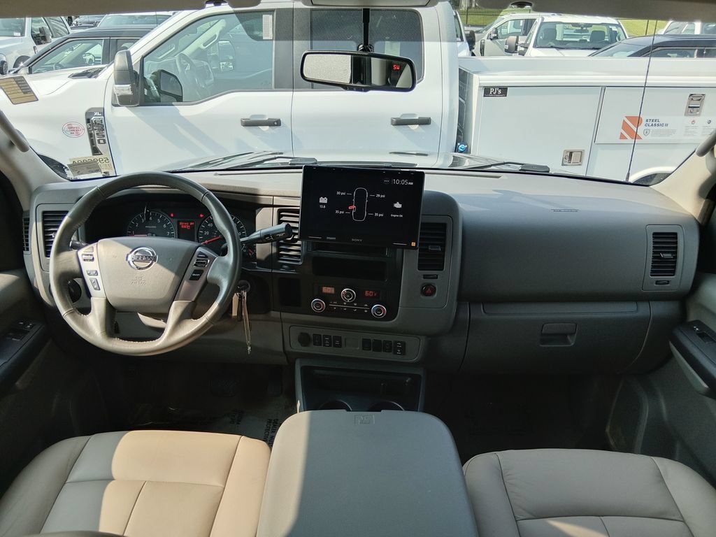 Used 2018 Nissan NV 3500 SL RWD image 14
