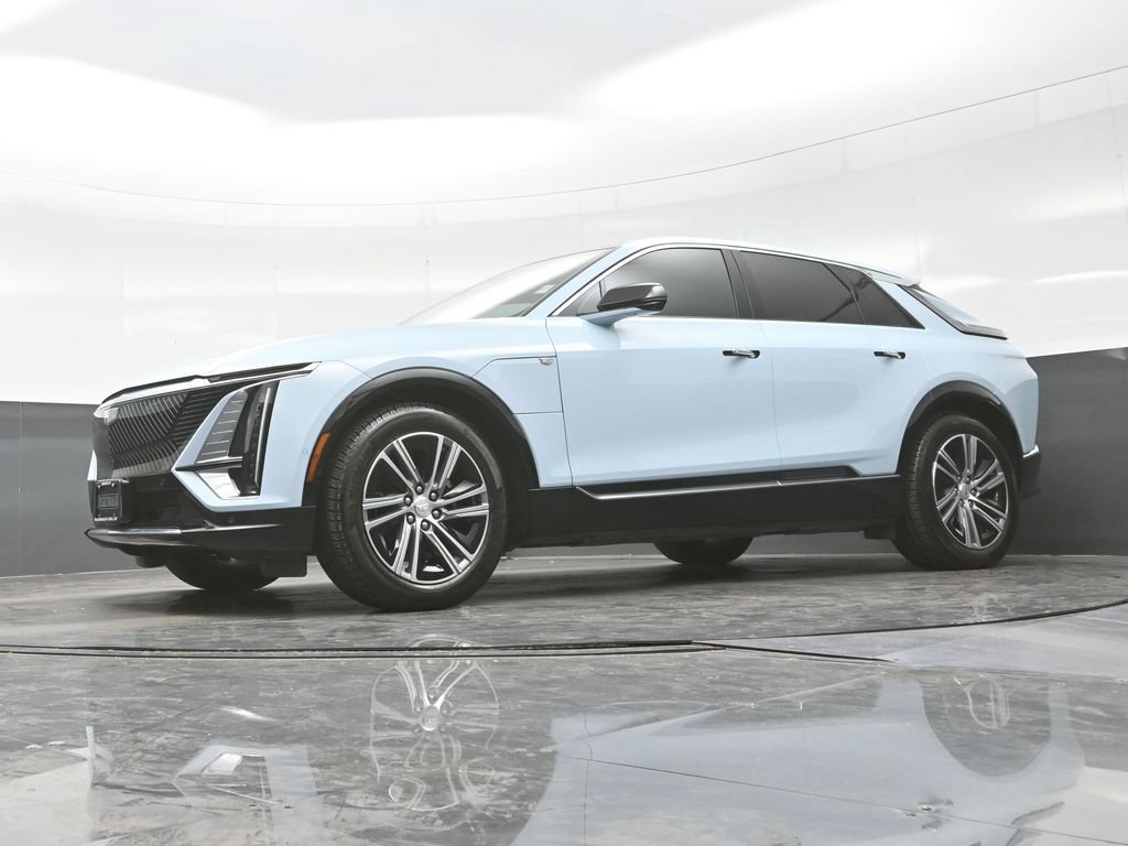 Certified 2024 Cadillac Lyriq Luxury AWD/4WD image 21