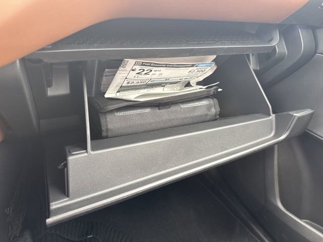 Used 2024 Nissan Pathfinder Platinum w/ Black Appearance Package image 21