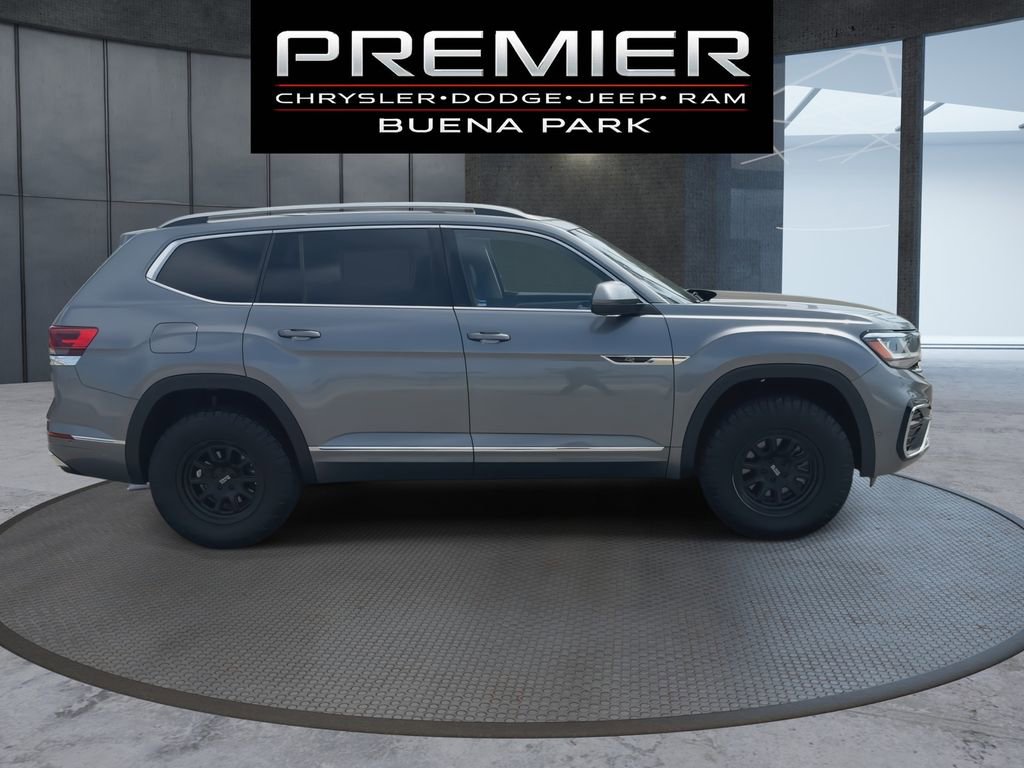 Used 2022 Volkswagen Atlas SEL Premium image 9