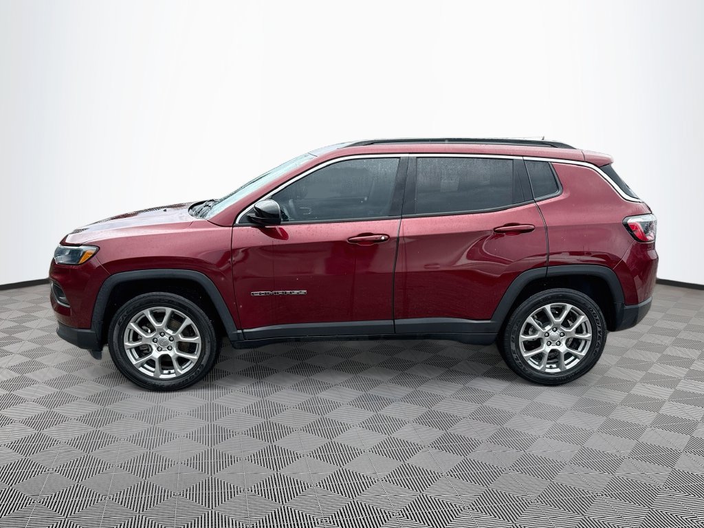 Used 2022 Jeep Compass Latitude AWD/4WD image 9
