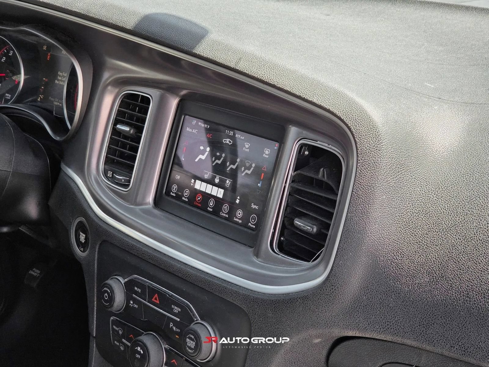 Used 2019 Dodge Charger SXT w/ Leather Interior Group RWD image 18