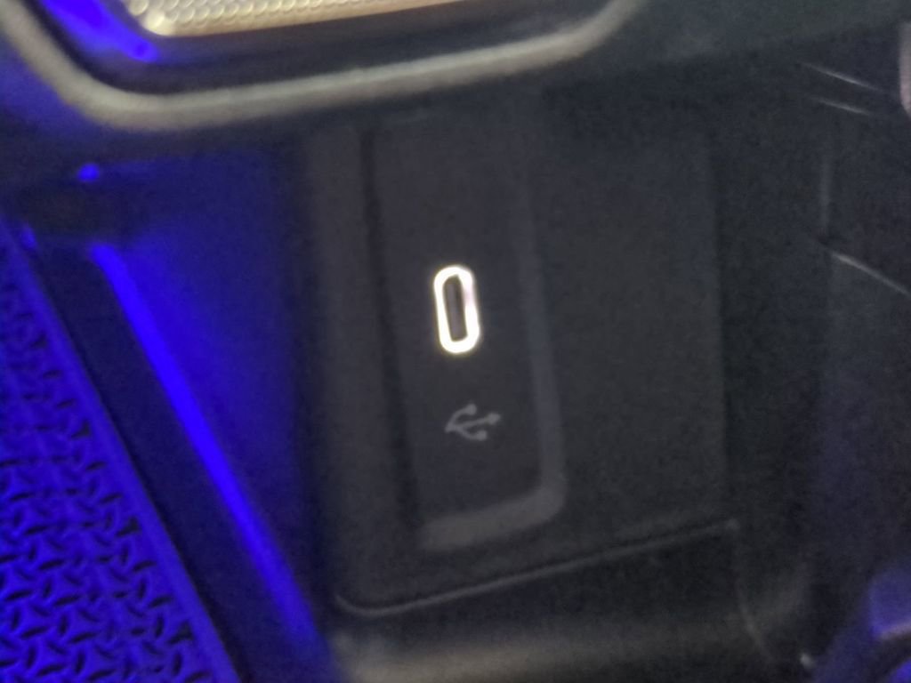 Used 2024 Mercedes-Benz GLC 300 4MATIC image 26