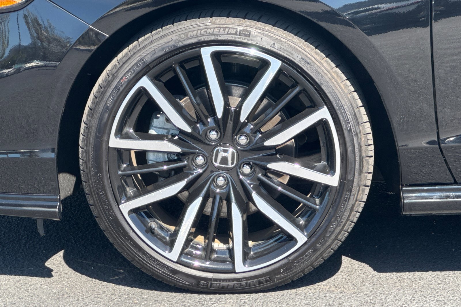 Used 2023 Honda Accord Touring image 11