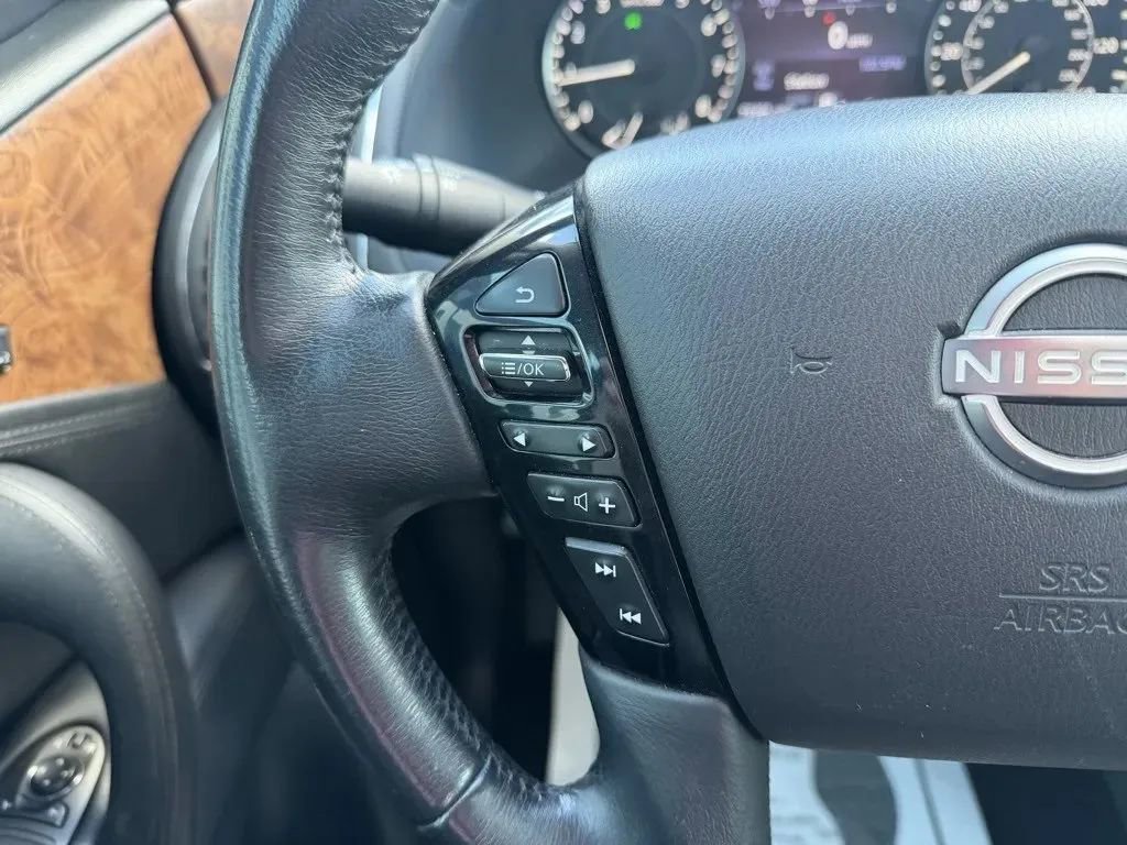 Used 2023 Nissan Armada SL w/ Captain's Chairs Package image 15