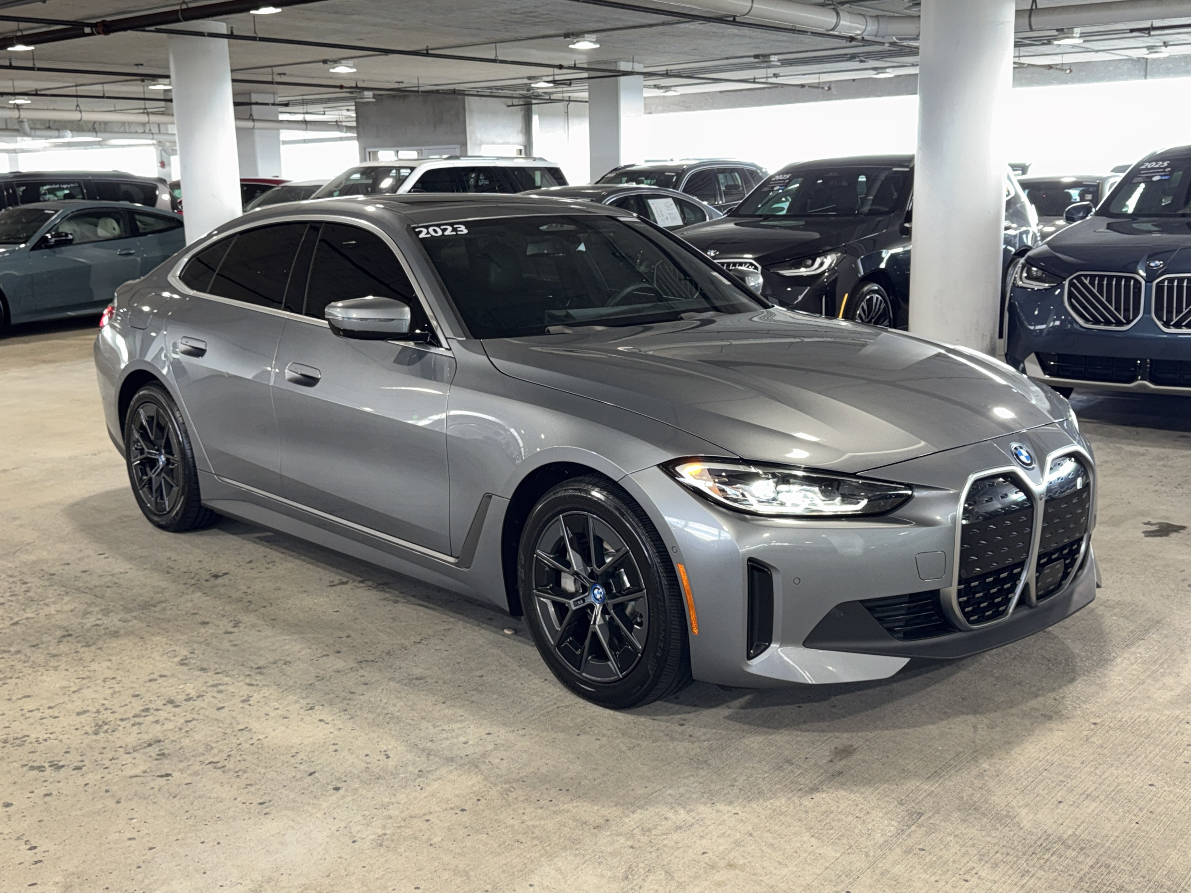 Used 2023 BMW i4 eDrive40 RWD image 2