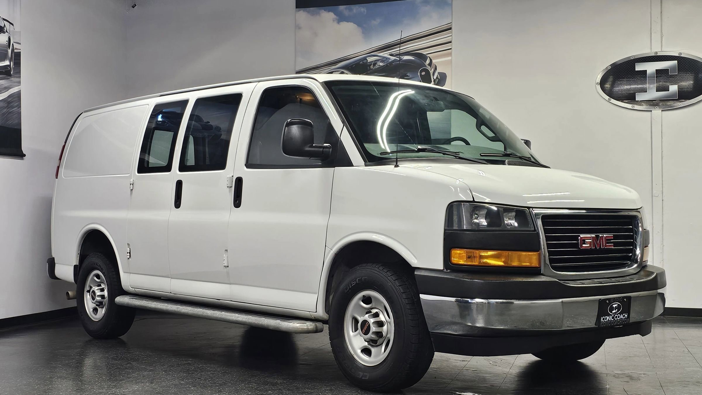 Used 2019 GMC Savana 2500 w/ Driver Convenience Package RWD image 2