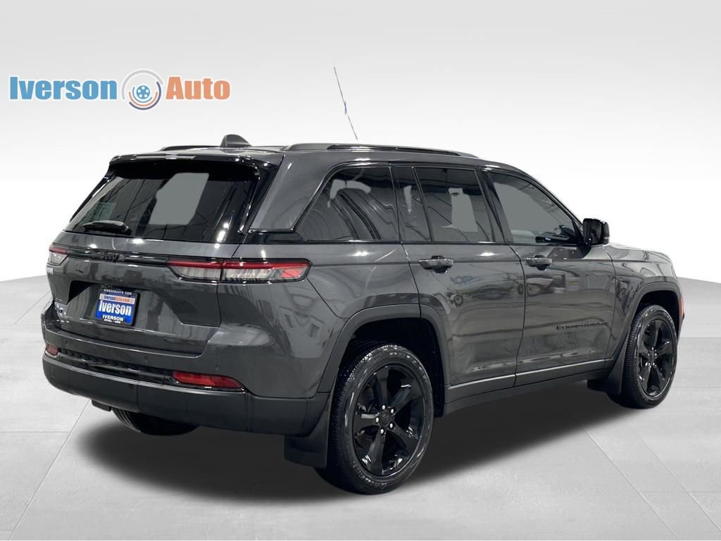 Used 2023 Jeep Grand Cherokee Altitude image 8