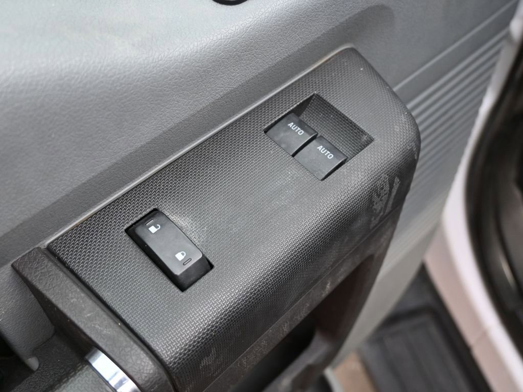 Used 2016 Ford F550 2WD Regular Cab Super Duty image 29