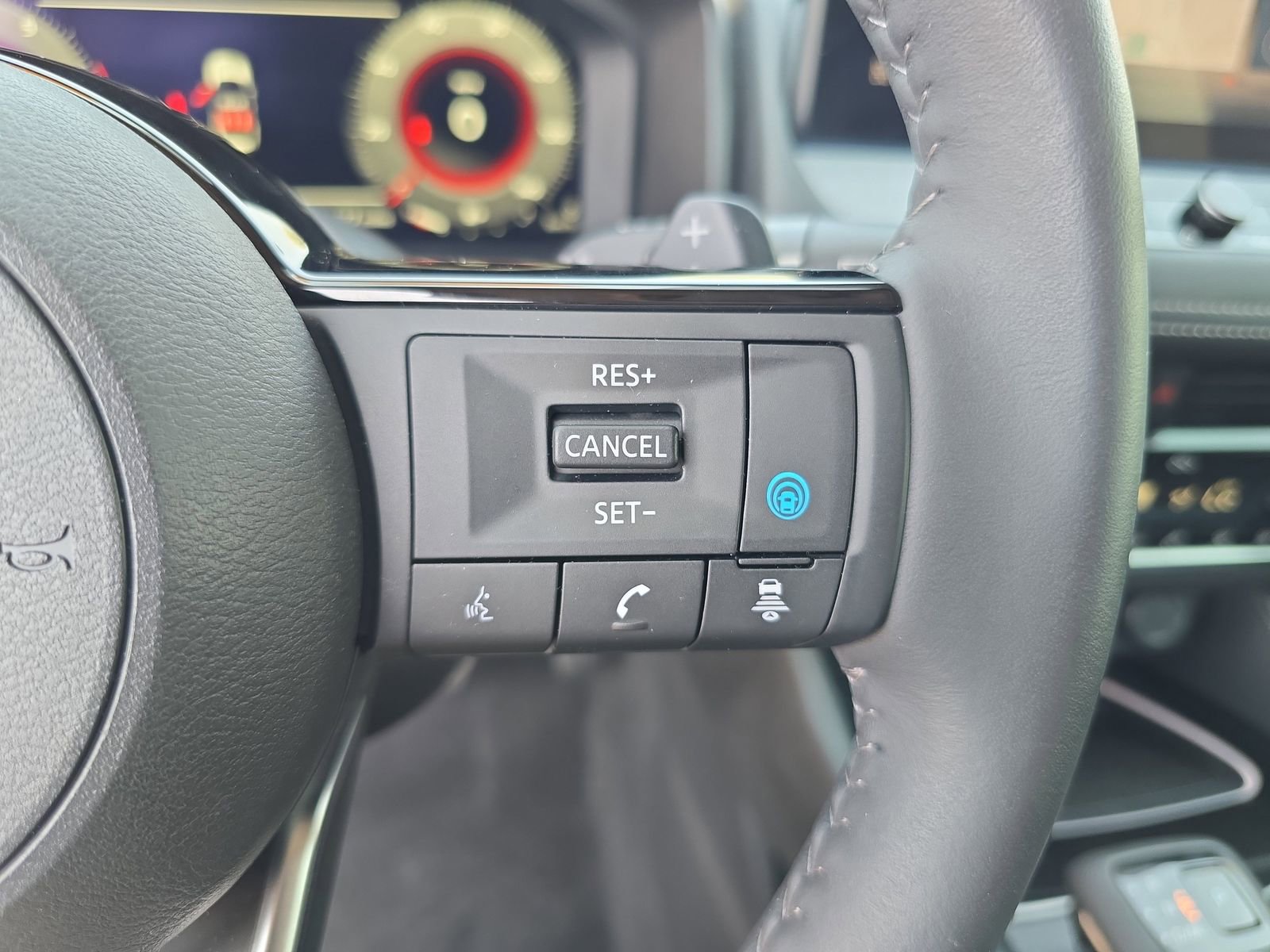 Used 2024 Nissan Rogue SL w/ SL Premium Package image 25