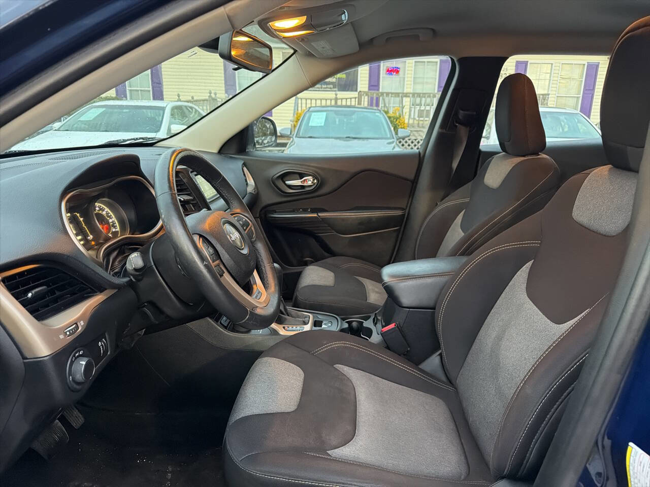 Used 2014 Jeep Cherokee Sport w/ Cold Weather Group AWD/4WD image 9