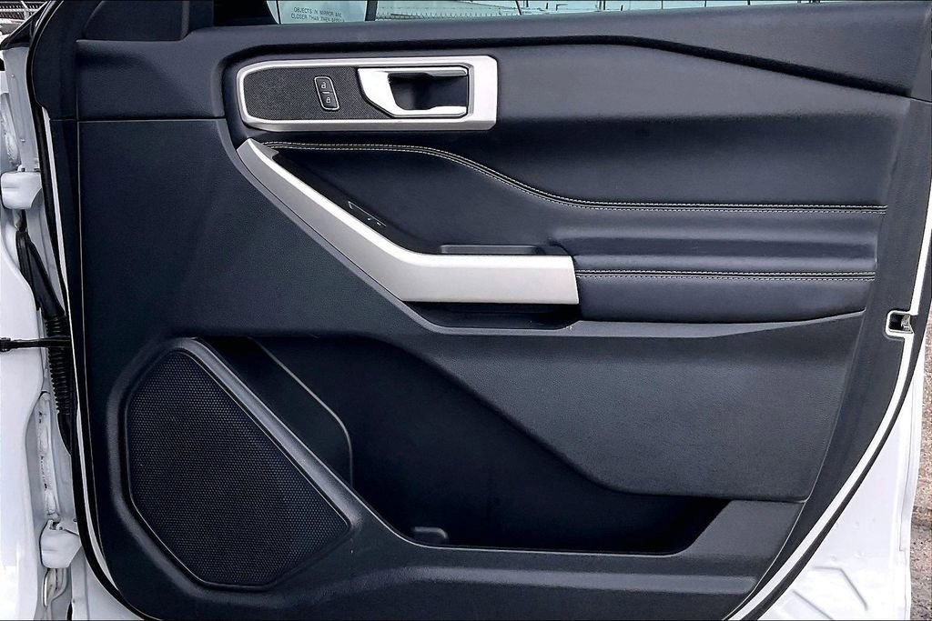 Used 2021 Ford Explorer XLT image 8