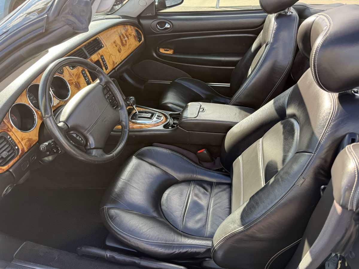 Used 2006 Jaguar XK8 Convertible image 13