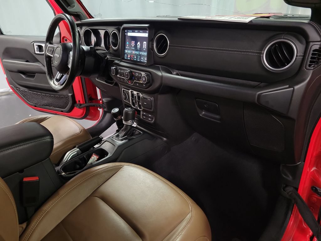 Used 2022 Jeep Wrangler Unlimited Sahara w/ Cold Weather Group AWD/4WD image 22