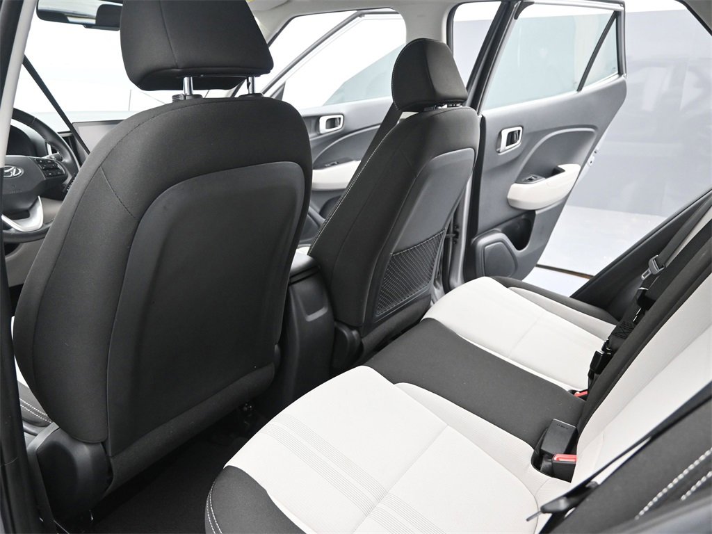 Used 2023 Hyundai Venue SEL image 12