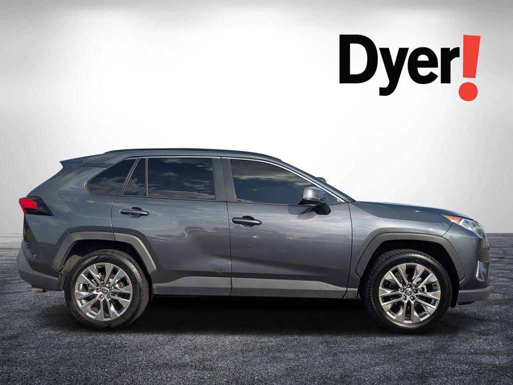 Used 2021 Toyota RAV4 XLE Premium image 2