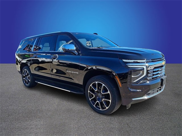 Used 2025 Chevrolet Suburban Premier image 2